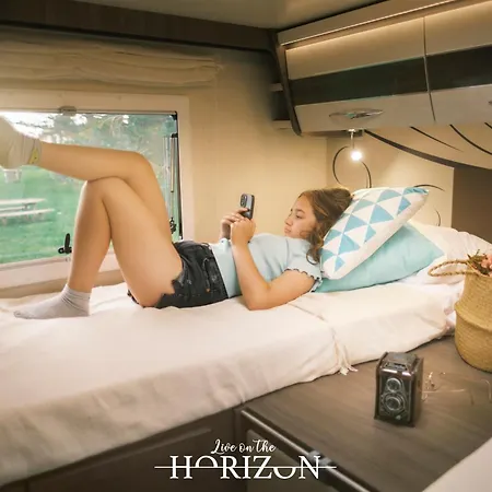 אתר קמפינג Live On The Horizon 1 *